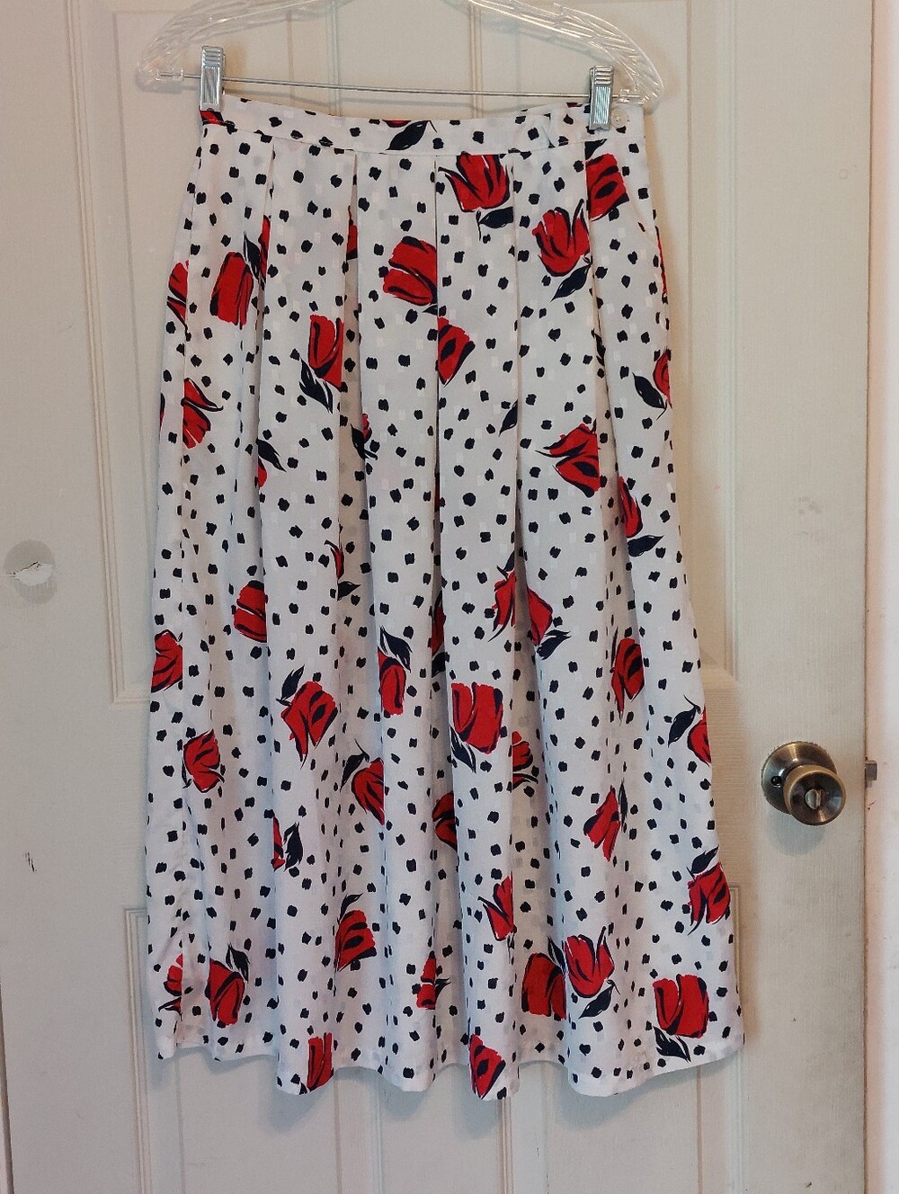 Vintage RUSS Red Floral Print Flowy Pleated Maxi Skirt